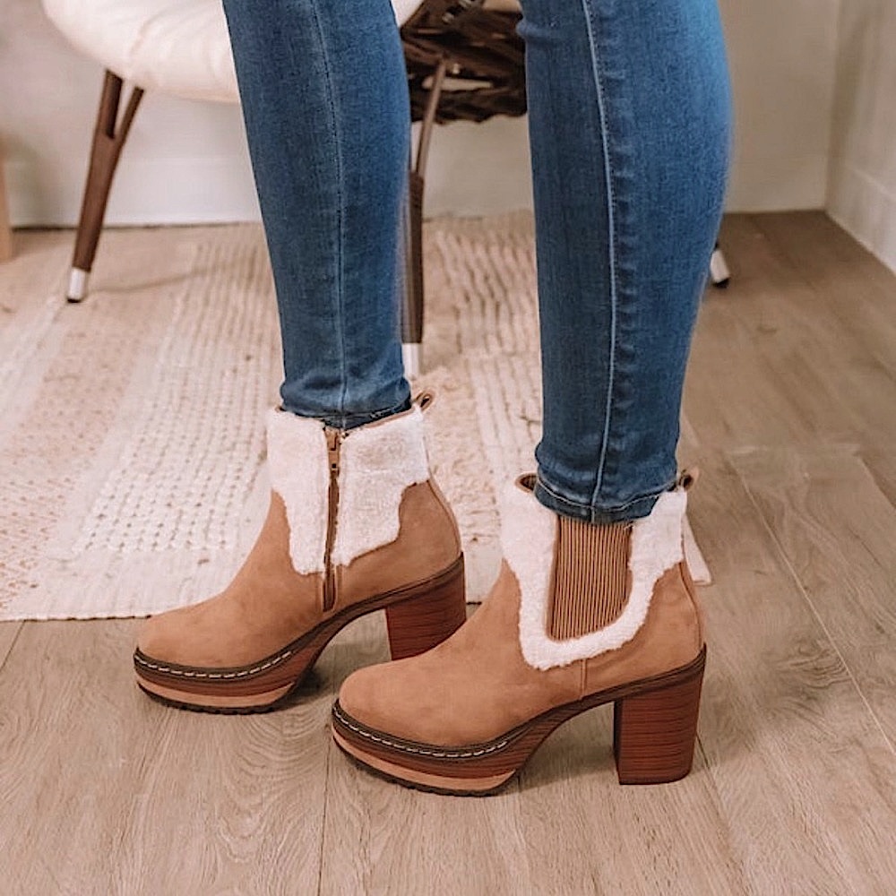 🆕🤎PIERRE DUMAS: TAUPE Suede Zip Up Boots w/Fur SIZE 9